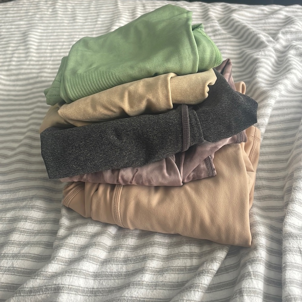 Selling bundle of leggings. Alphalete/nvgtn/Lululemon.. sizes are 6 and mediums